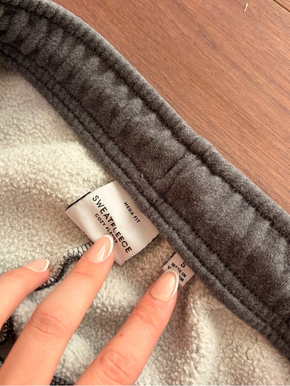Aritzia Dark Grey Sweatpants - Picture 4 of 4